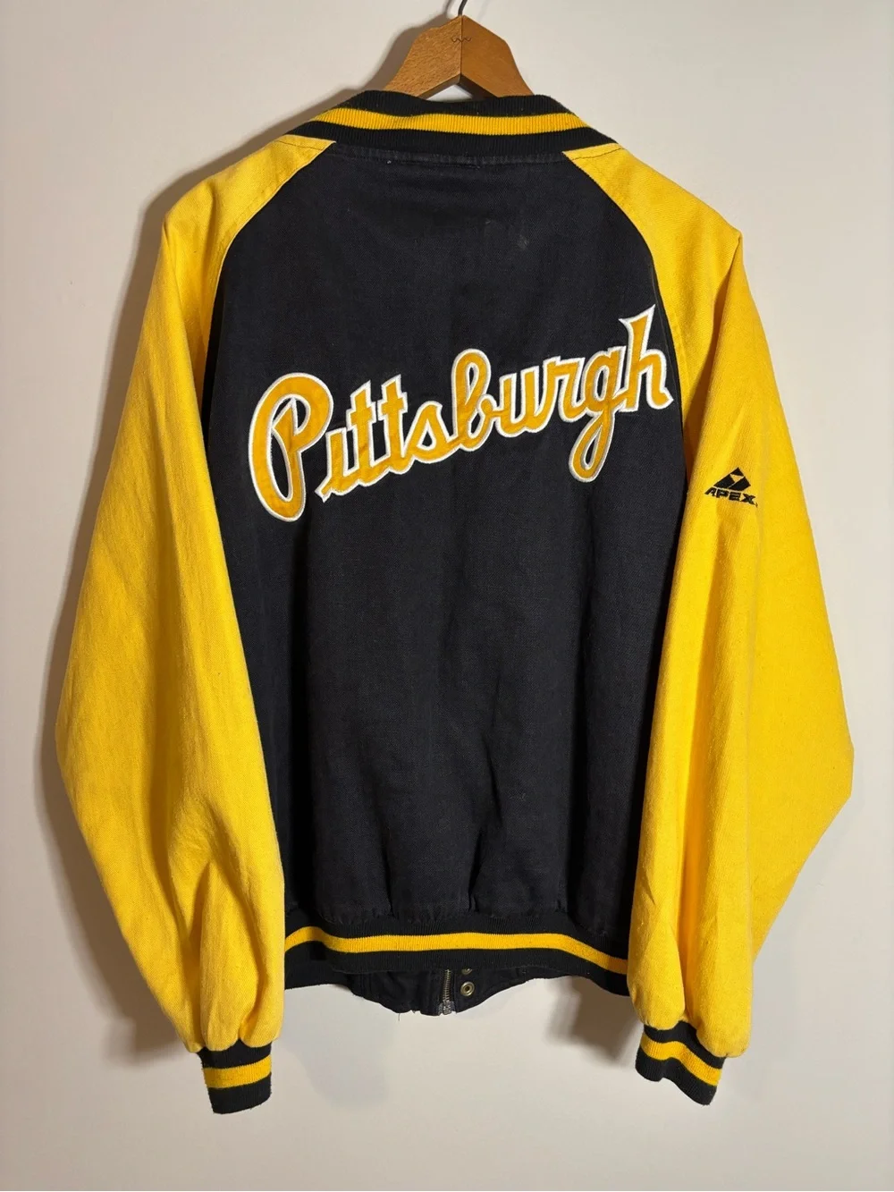 Vintage Apex One Pittsburgh Pirates MLB Bomber Jacket Medium
